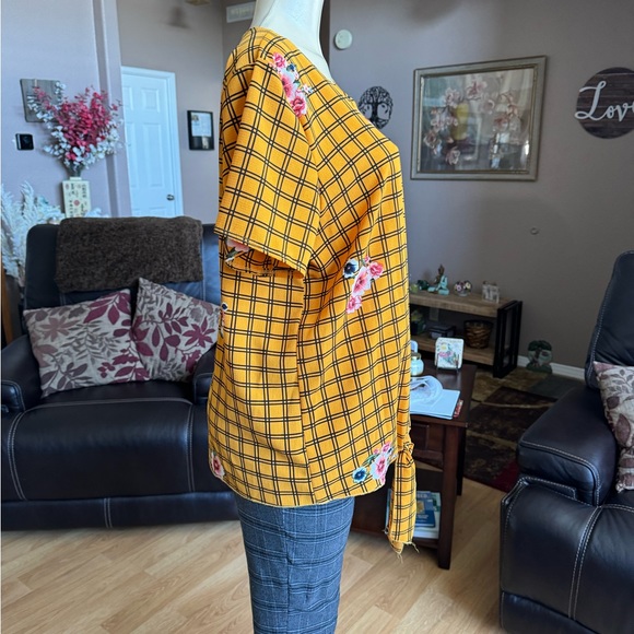 Elizabeth multicolored short sleeve blouse-size XL - Picture 3 of 9